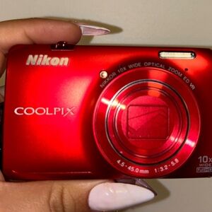 Nikon Coolpix Digital camera - S6300 - in excellent condition